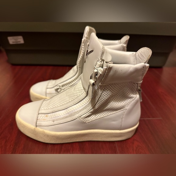 Authentic Womens Giuseppe Zanotti GZ high top white boots sneakers size 35.5 - Picture 2 of 10